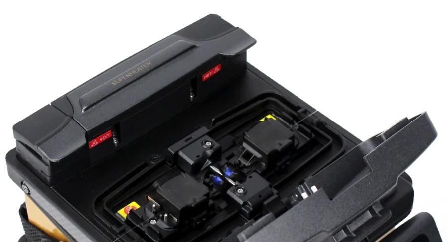 2. What is a core splicer?